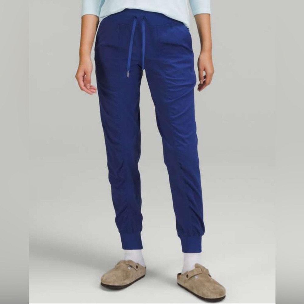 Lululemon dance studio joggers size 8, EUC